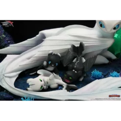 Dragons - Figurine Light Fury & Night Light PRÉCOMMANDE -YUGEN COLLECTIBLES Soldes dragons light fury night light 1