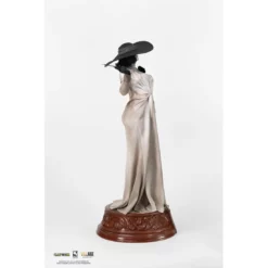 Resident Evil Village - Figurine Lady Dimitrescu PRÉCOMMANDE 27 Resident Evil Village - Figurine Lady Dimitrescu PRÉCOMMANDE -YUGEN COLLECTIBLES Soldes resident evil village lady dimitrescu 5